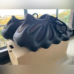 Almost new Yeezy 450 Black Slate - size 9